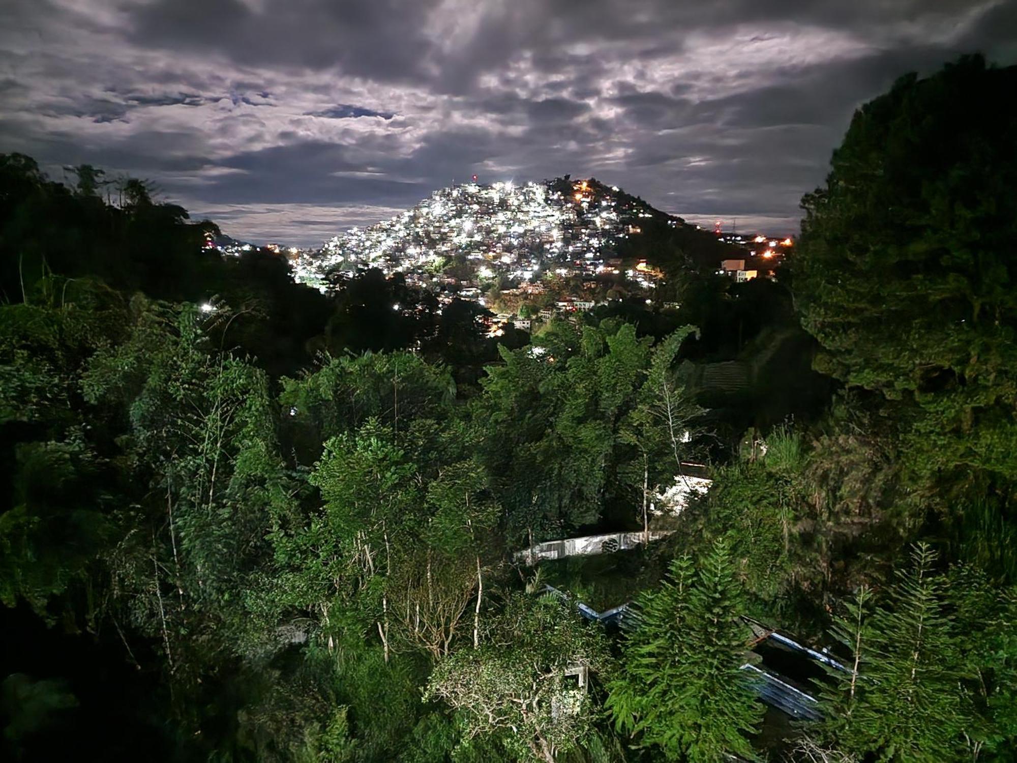 Appartamento The Courtyards Goshen Baguio City Esterno foto